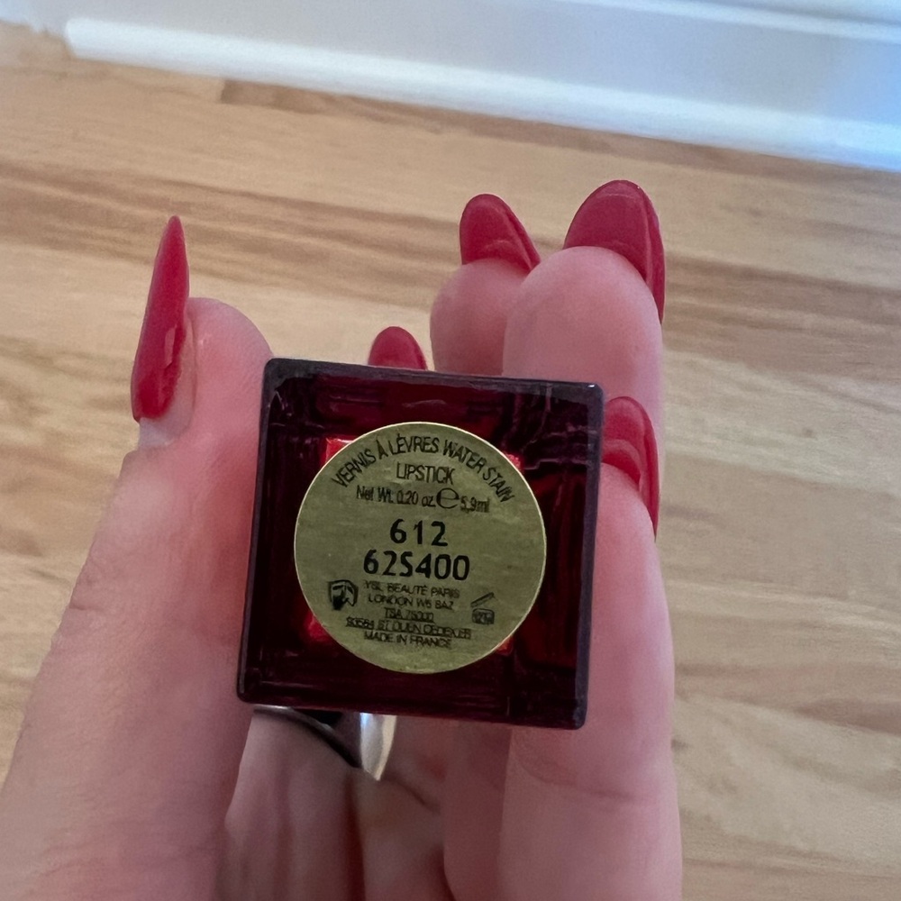 YSL YVES SAINT LAURENT Vernis Á Lévres
Water Stain (N°612) - Picture 4 of 6